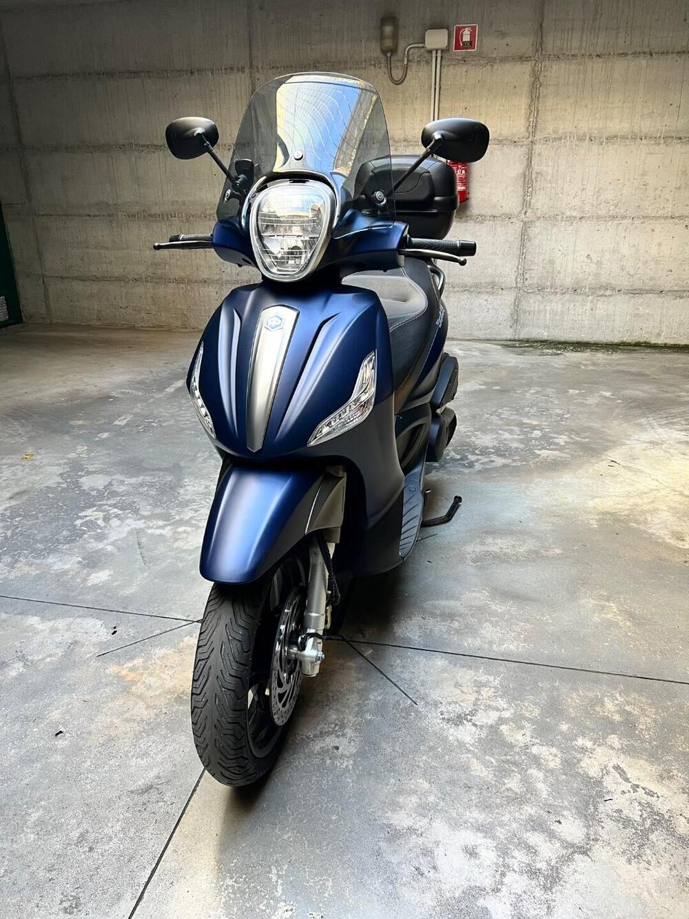 Piaggio Beverly 350 Police ABS-ASR (2018 - 20) (10)