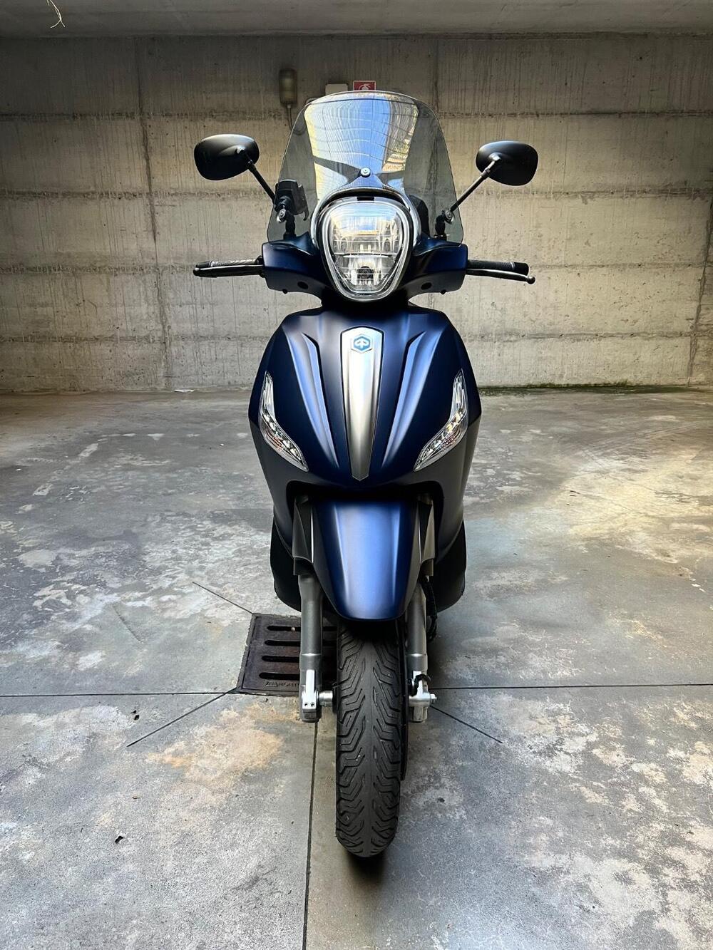 Piaggio Beverly 350 Police ABS-ASR (2018 - 20) (11)