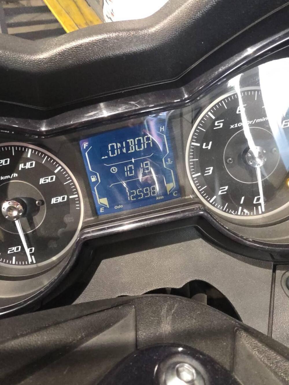 Yamaha X-Max 400 Tech Max (2020) (3)