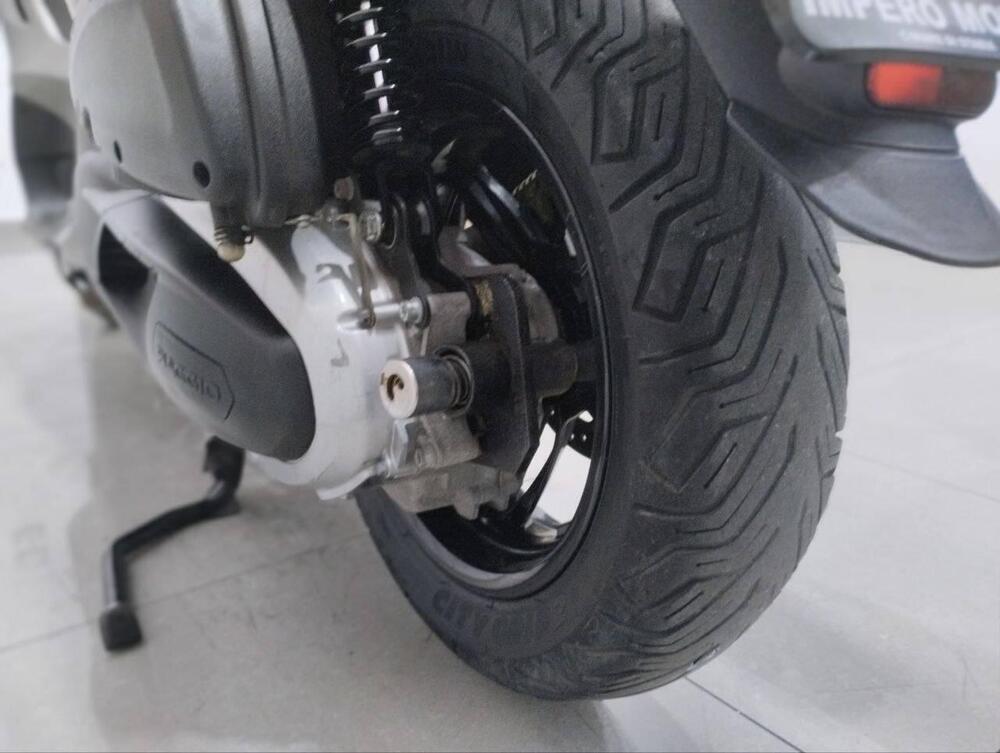 Piaggio Beverly 350 S ABS (2019 - 20) (6)