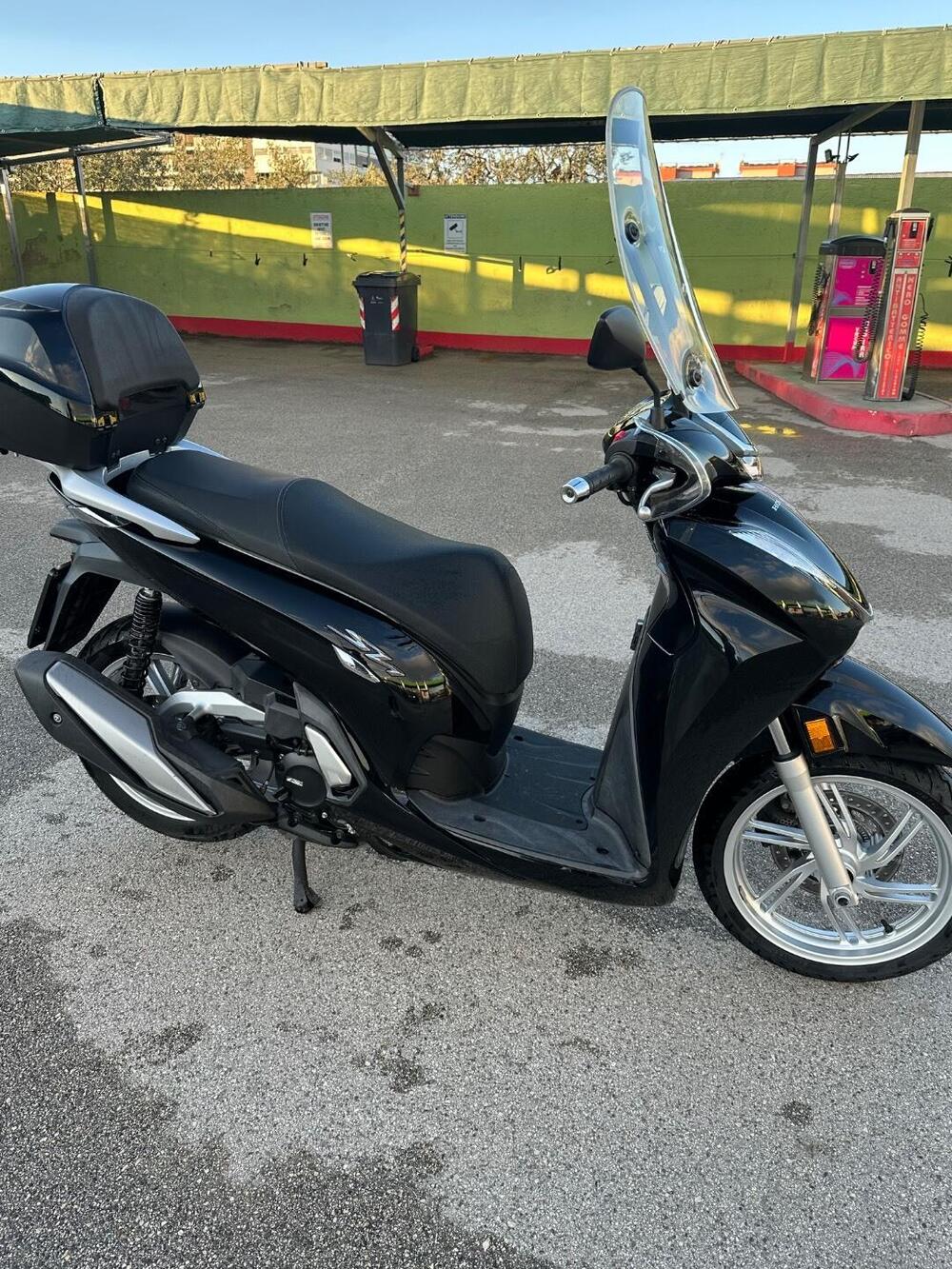 Honda SH 350 (2021 - 24) (2)