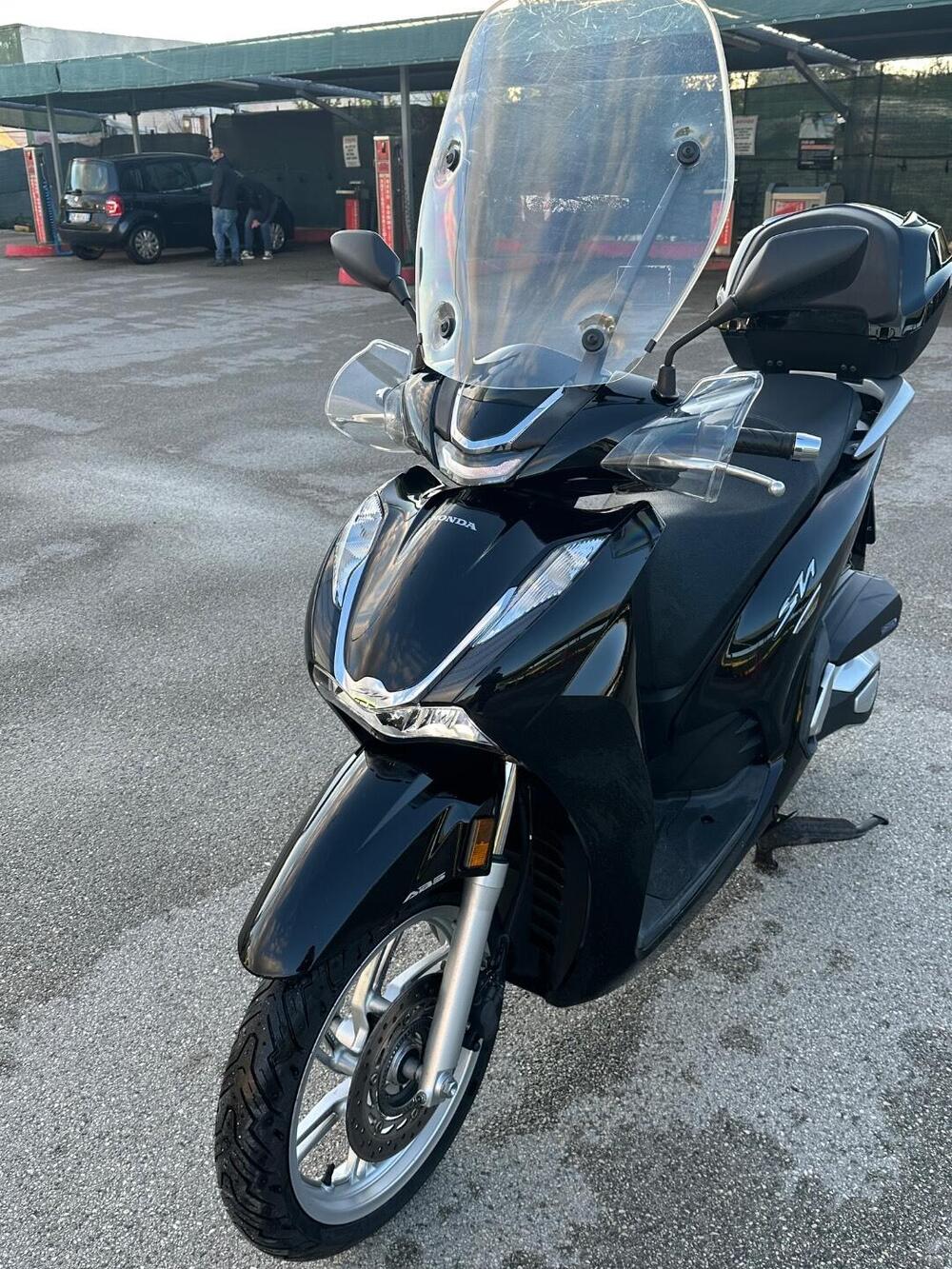 Honda SH 350 (2021 - 24) (3)