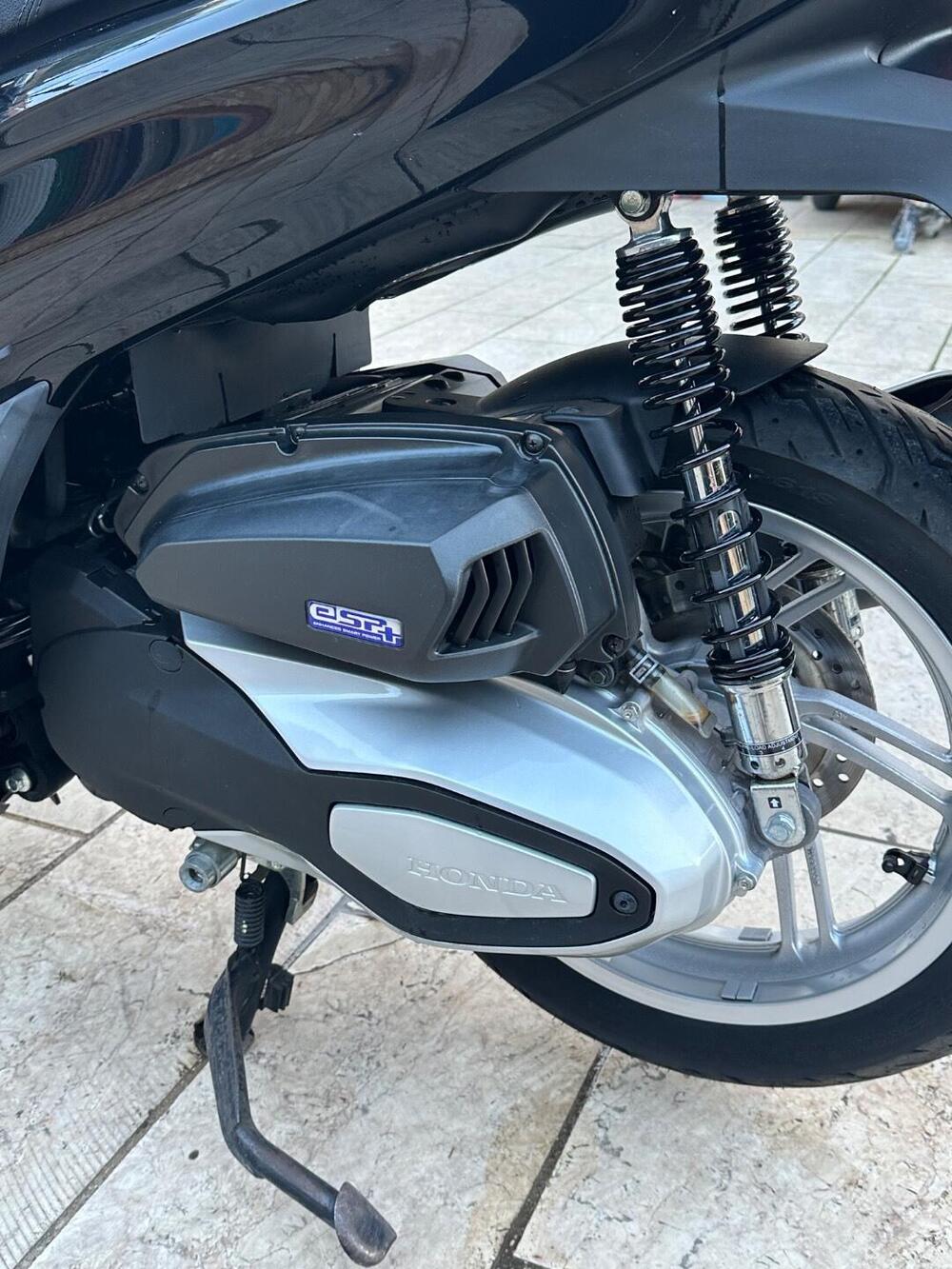 Honda SH 350 (2021 - 24) (10)