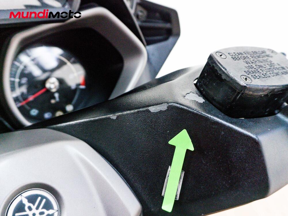 Yamaha X-Max 400 Iron Max ABS (2016) (18)