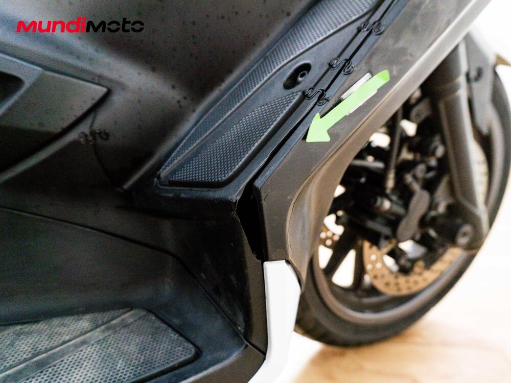 Yamaha X-Max 400 Iron Max ABS (2016) (25)