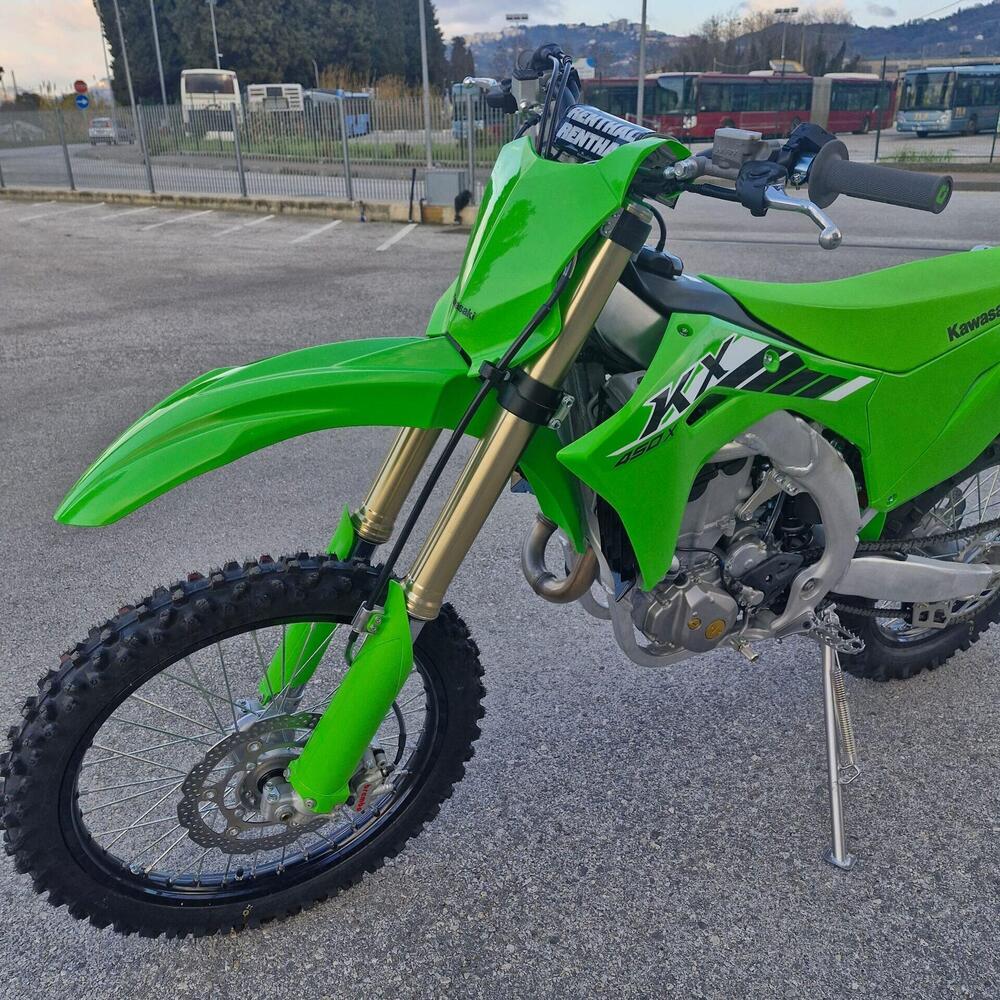 Kawasaki KX 450 (2025) (5)