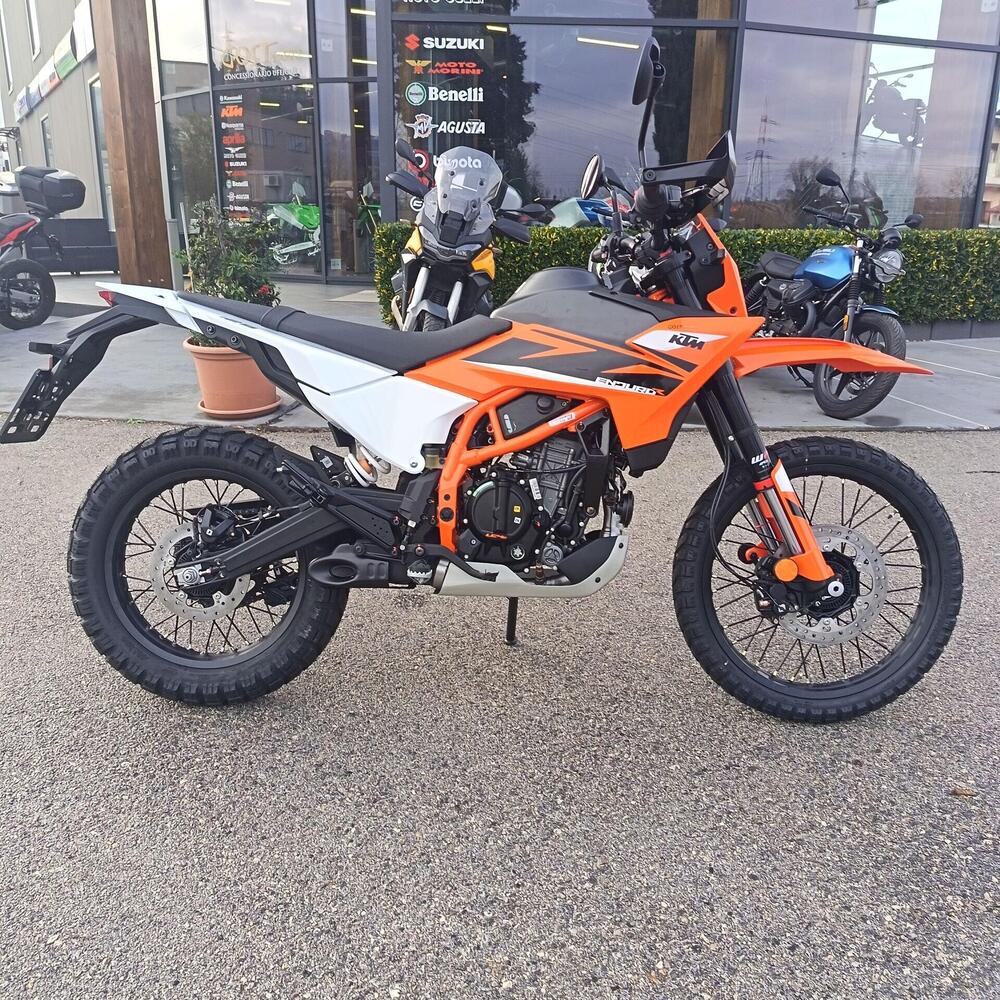 KTM 125 Enduro R (2025 - 26) (2)