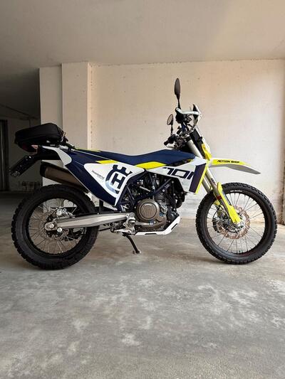 Husqvarna 701 Enduro (2022) usata