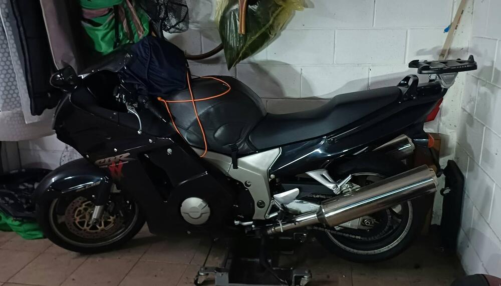 Honda CBR 1100 XX Superblackbird (1999 - 00) (2)