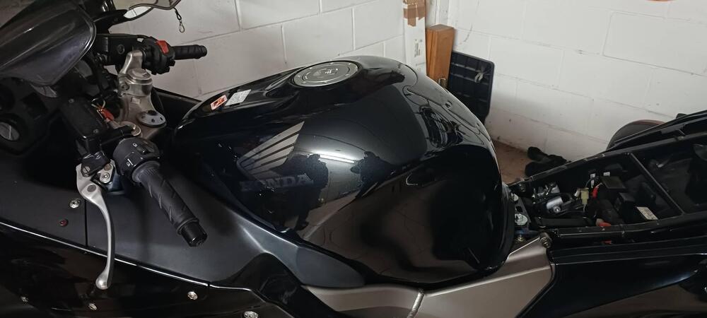 Honda CBR 1100 XX Superblackbird (1999 - 00) (5)