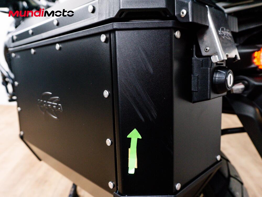 Yamaha XT1200Z Super Ténéré First Edition (2010 - 11) (16)