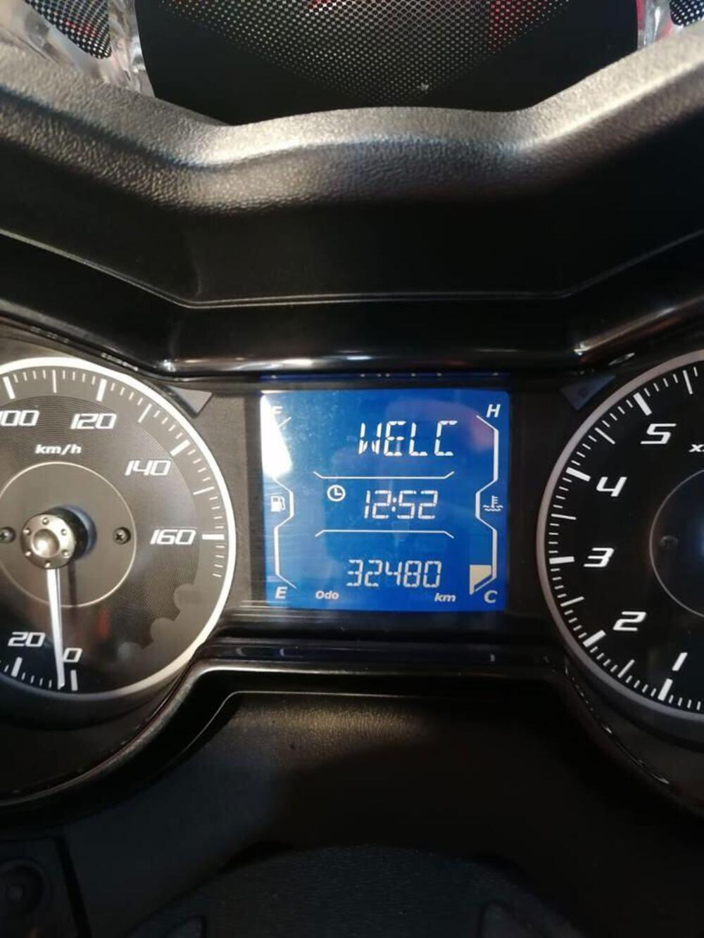 Yamaha X-Max 300 Tech Max (2021 - 24) (5)