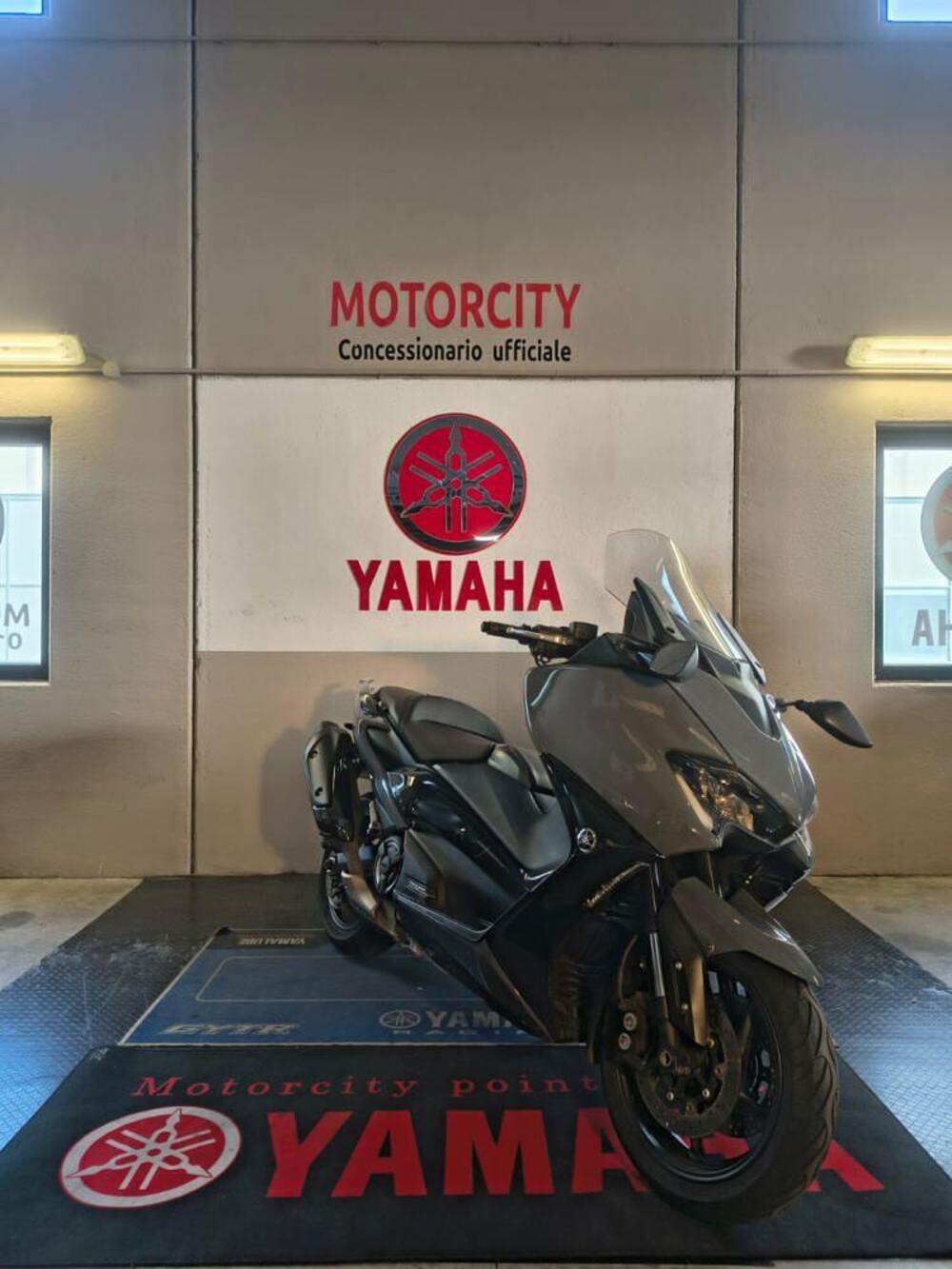 Yamaha T-Max 560 Tech Max (2021) (2)