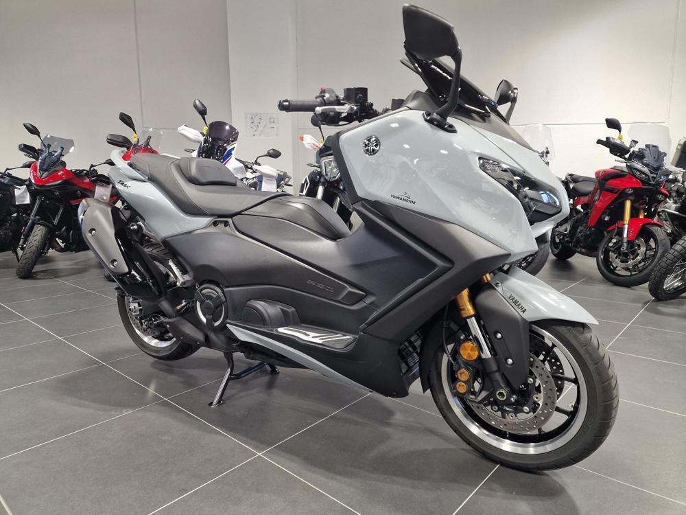 Yamaha T-Max 560 Tech Max (2025 - 26) (3)