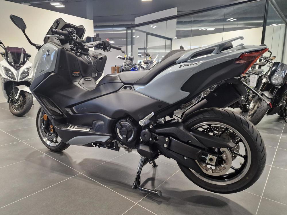 Yamaha T-Max 560 Tech Max (2025 - 26) (6)