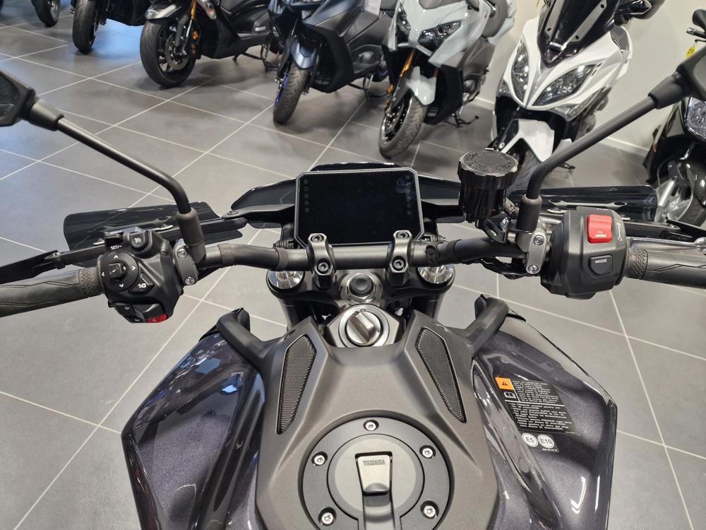 Yamaha MT-09 Y-AMT (2024 - 26) (2)