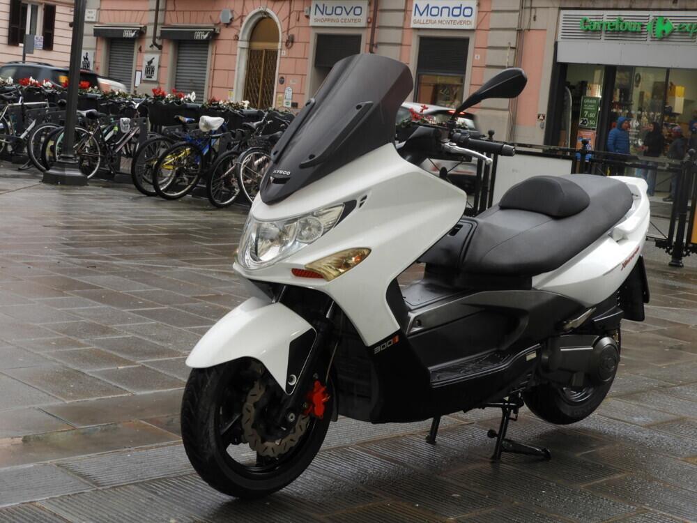 Kymco Xciting 300i (3)