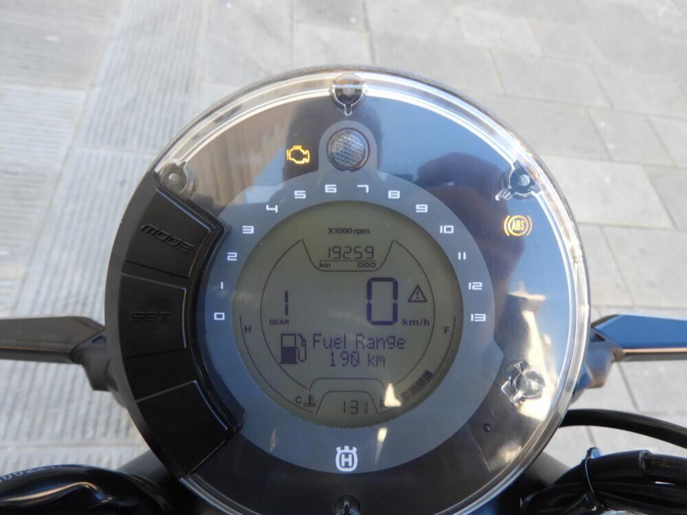 Husqvarna Svartpilen 125 (2021 - 23) (5)