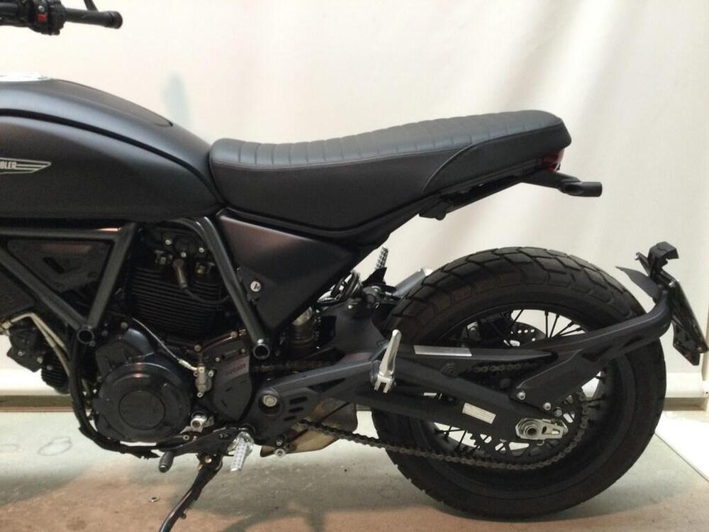 Ducati Scrambler 800 Icon Dark (2025 - 26) (10)