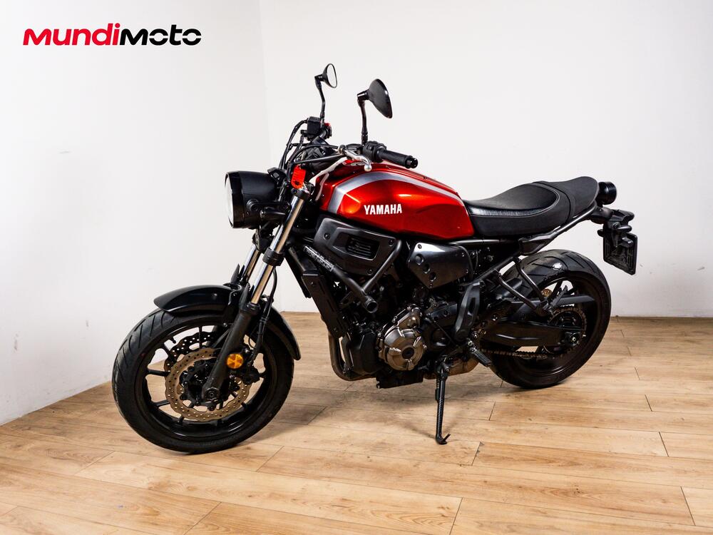 Yamaha XSR 700 (2021) (8)