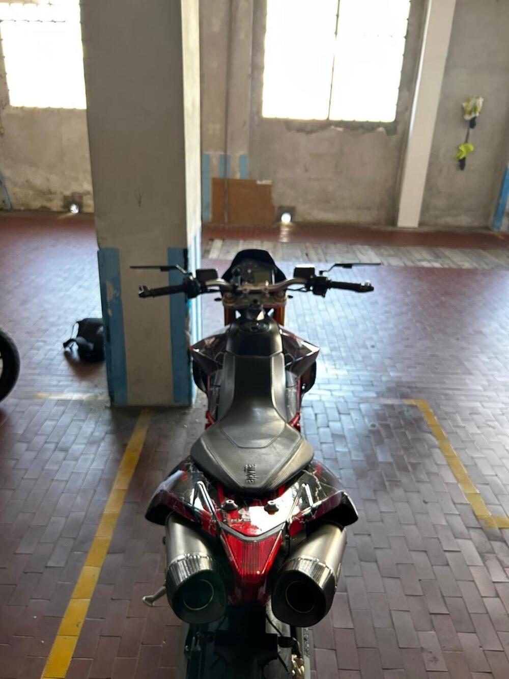 Aprilia Dorsoduro 750 Factory (2010 - 13) (5)