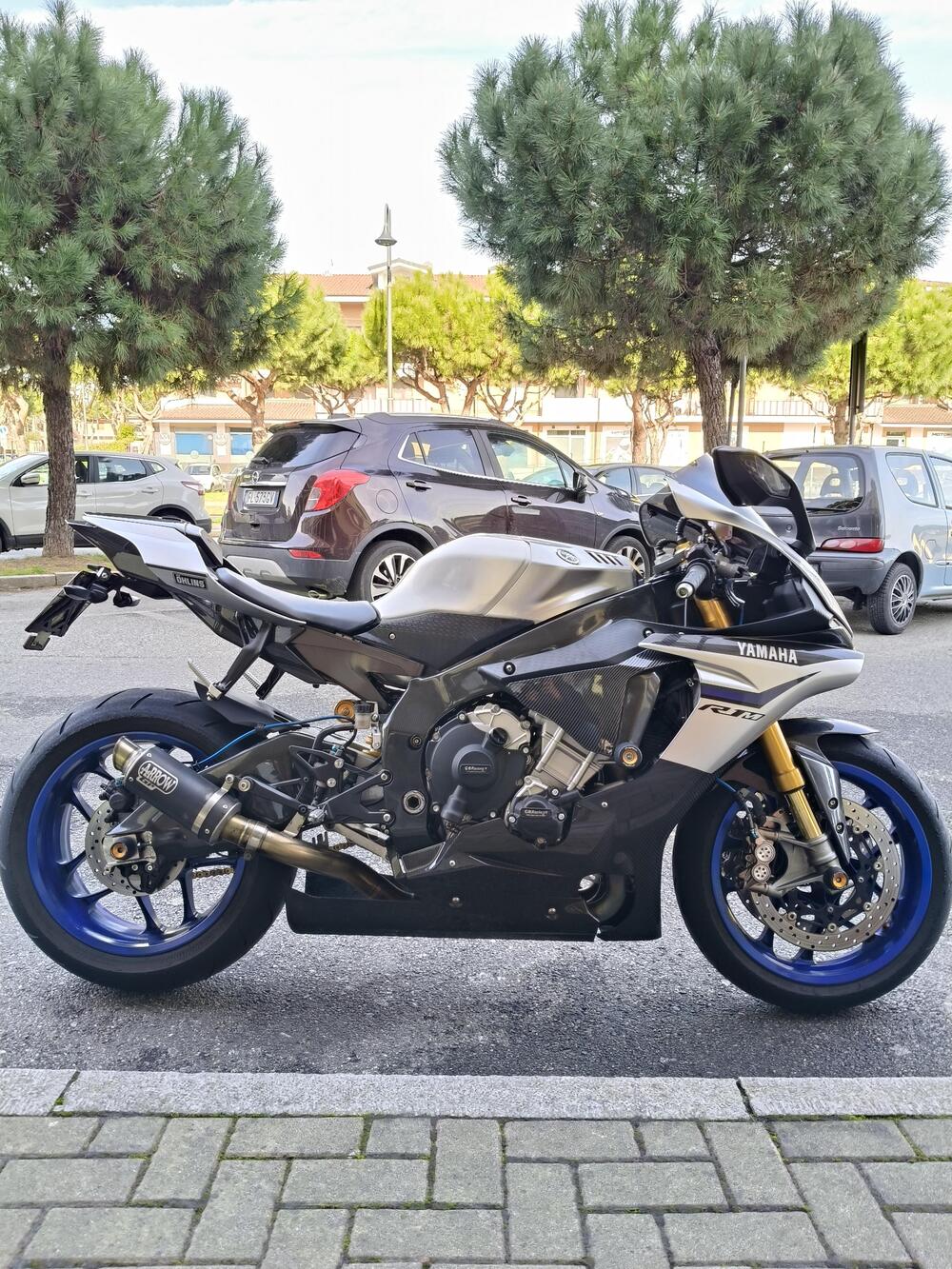 Yamaha YZF R1 M (2015 - 16) (2)