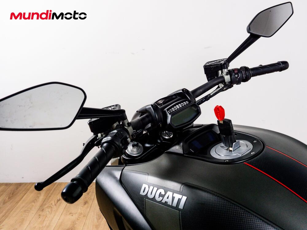 Ducati Diavel 1200 Carbon (2014 - 16) (11)