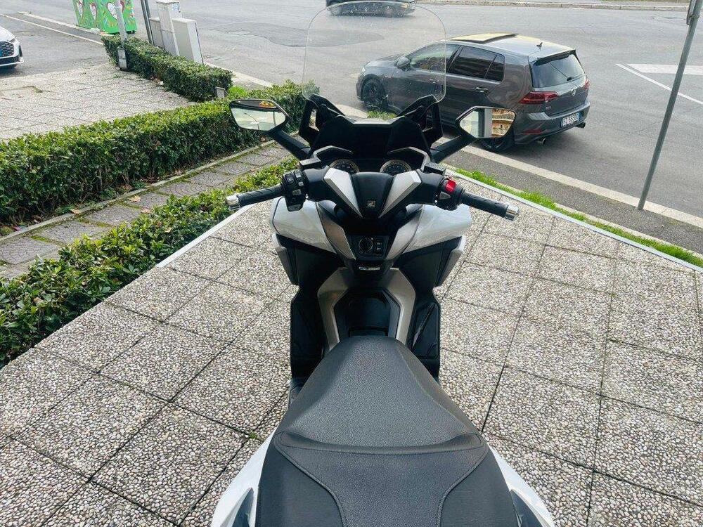 Honda Forza 350 (2022 - 24) (17)