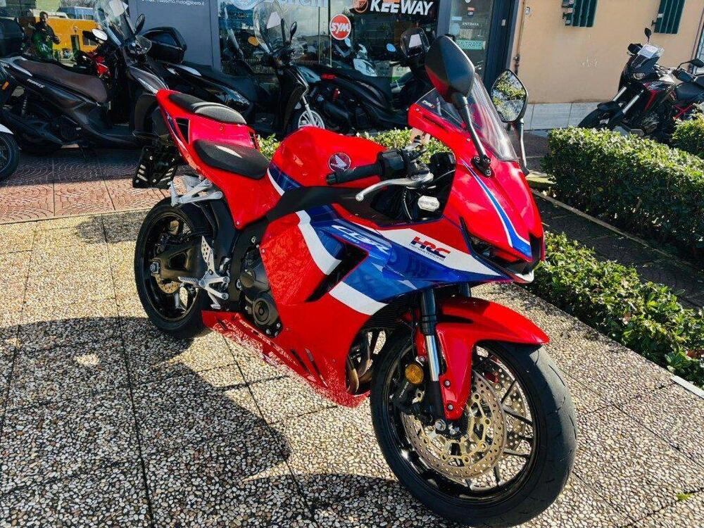 Honda CBR 600 RR (2024 - 26) (19)