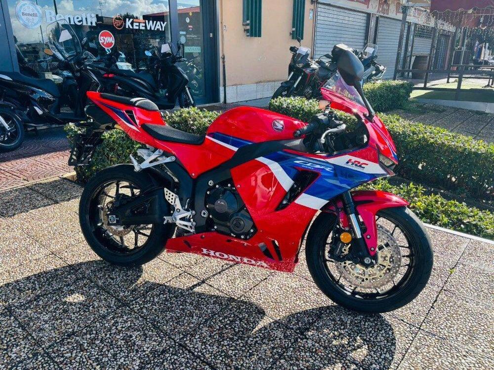 Honda CBR 600 RR (2024 - 26) (12)
