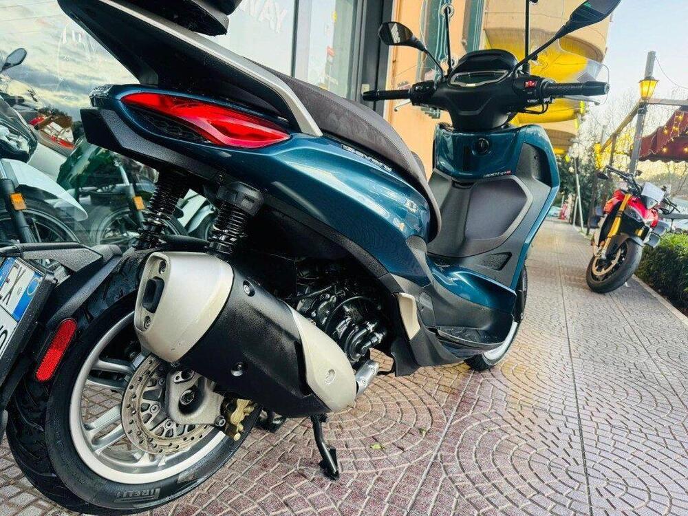 Piaggio Beverly 300 Hpe (2021) (2)