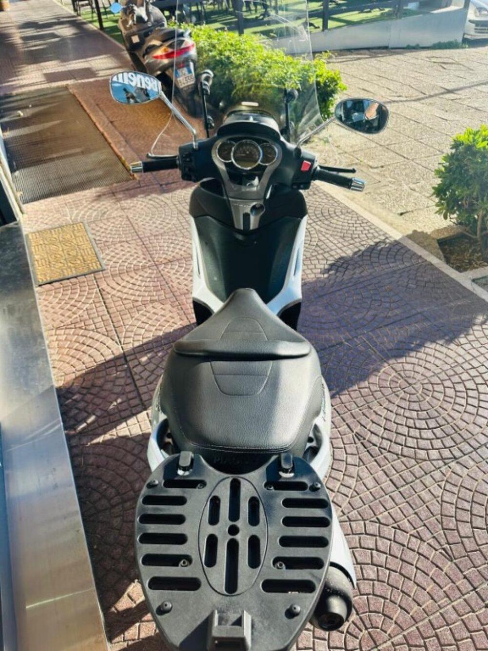 Piaggio Beverly 300 i.e. (2010 - 16) (4)