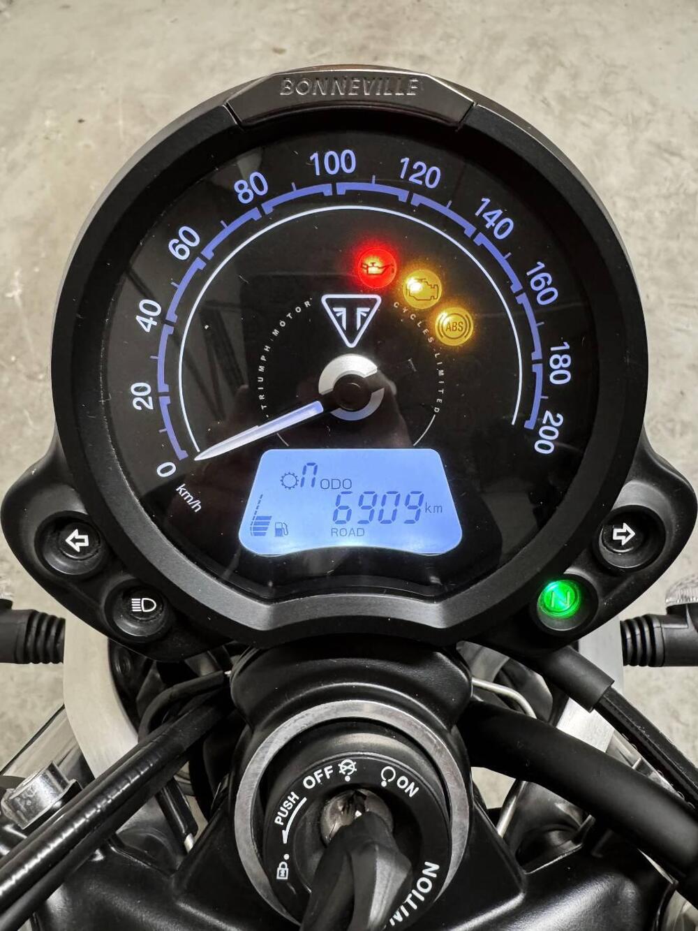 Triumph Speed Twin 900 (2023 - 24) (7)