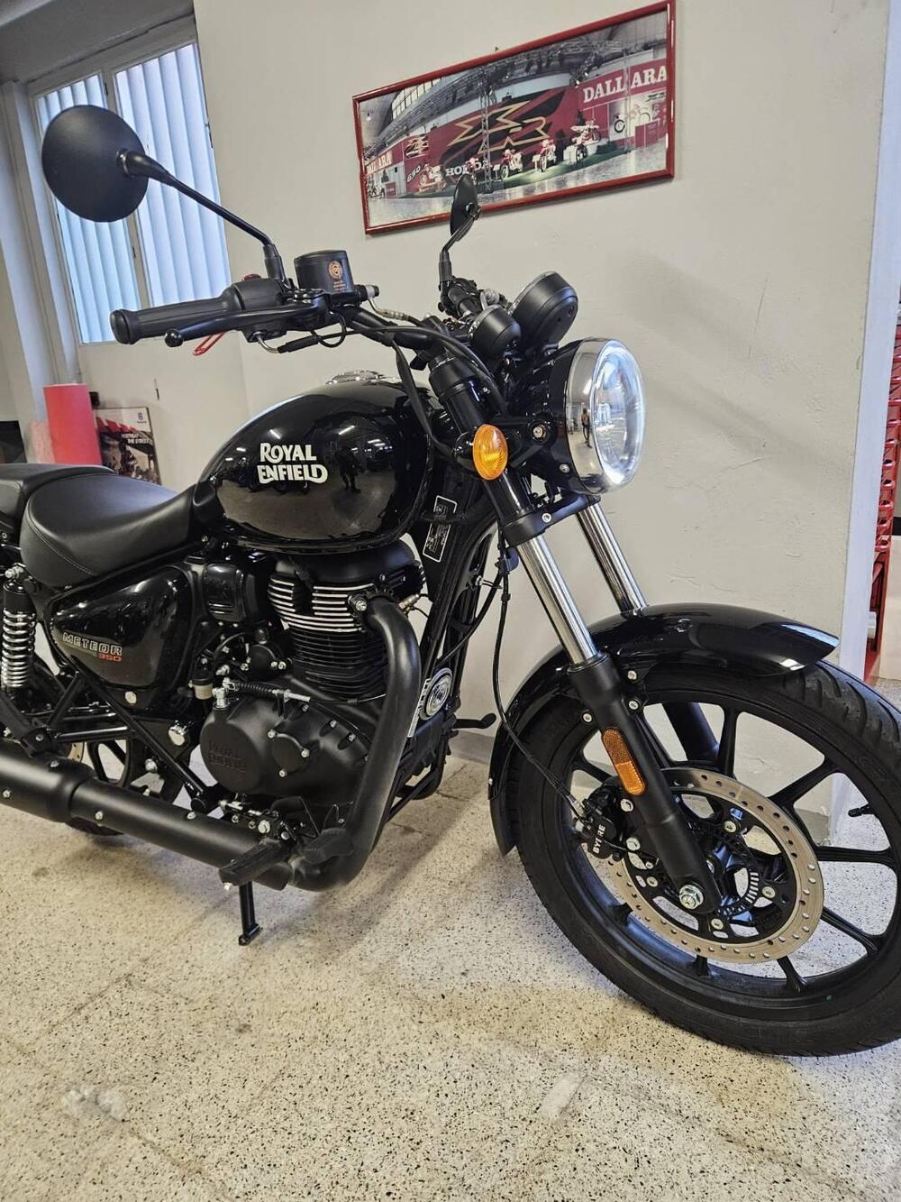 Royal Enfield Meteor 350 (2021 - 26) (2)