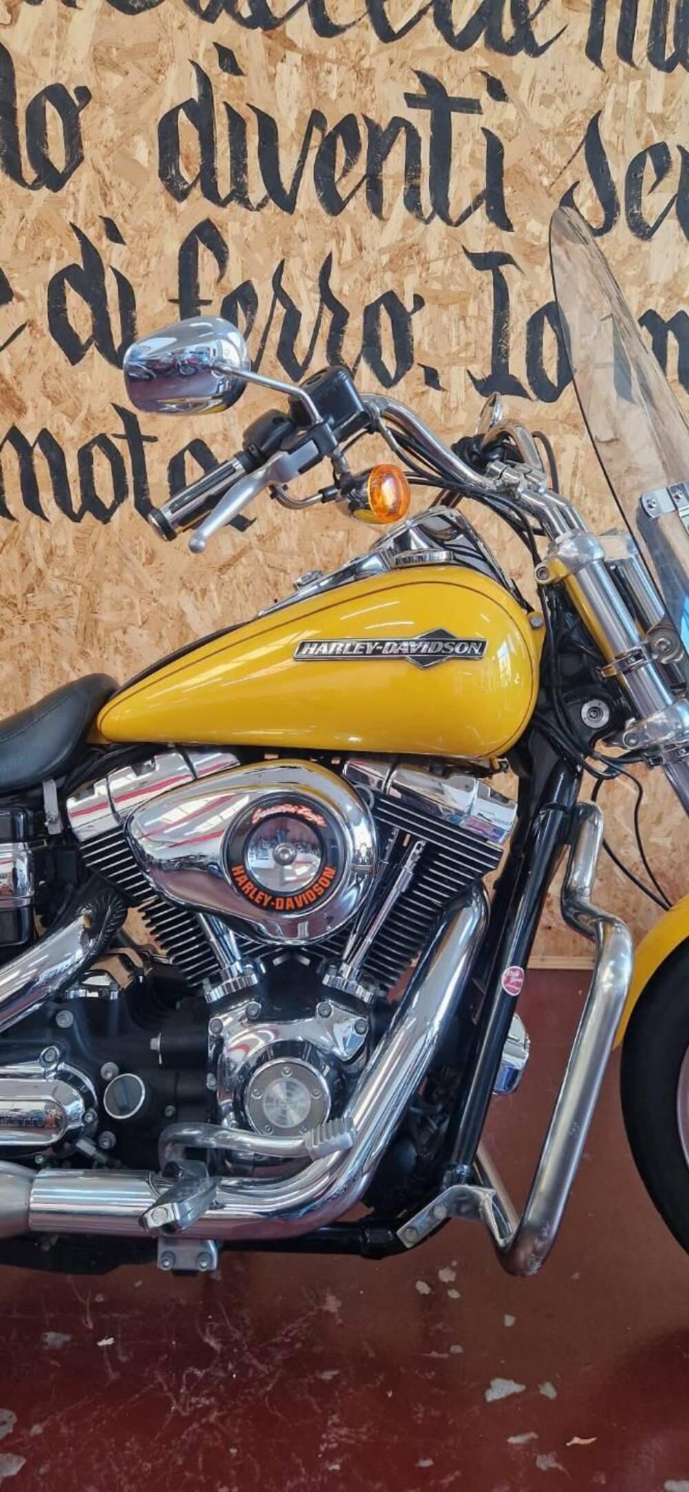 Harley-Davidson 1584 Super Glide Custom (2008 - 13) - FXDC (4)