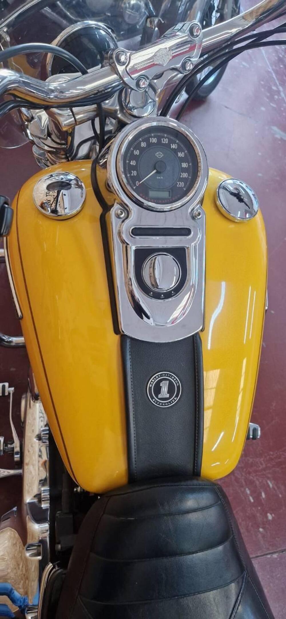 Harley-Davidson 1584 Super Glide Custom (2008 - 13) - FXDC (10)