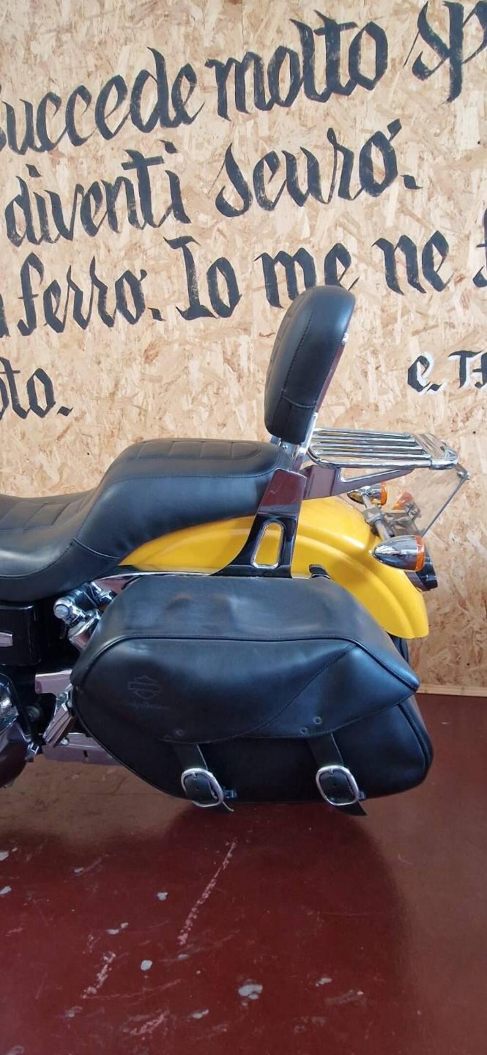 Harley-Davidson 1584 Super Glide Custom (2008 - 13) - FXDC (14)