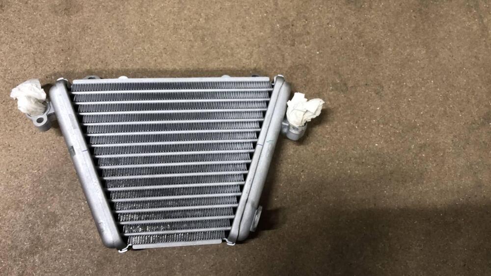 RADIATORE OLIO PER HONDA CBR 1000 RR-R CODICE 1560