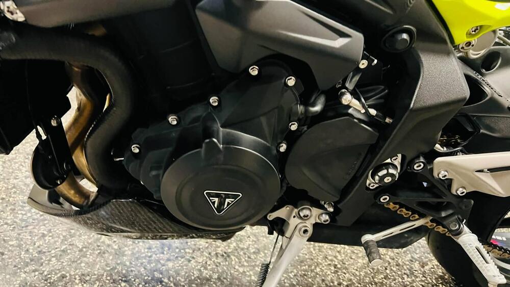 Triumph Street Triple 765 Moto2 Edition (2023 - 24) (6)