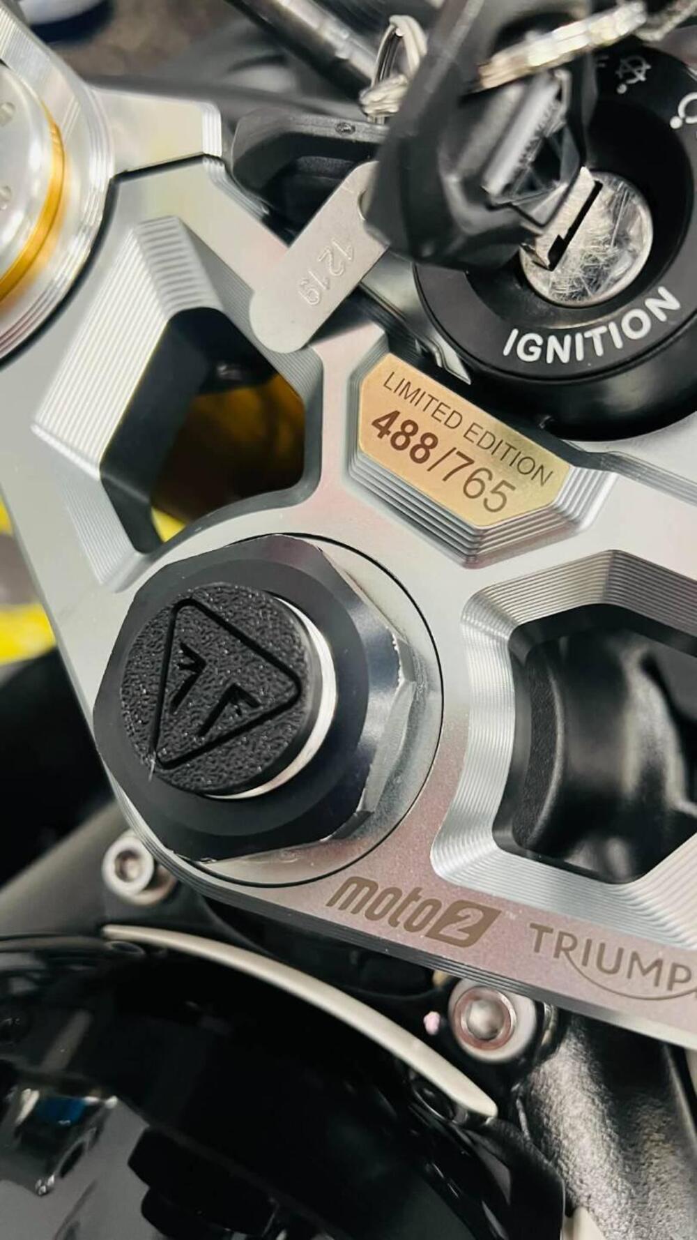 Triumph Street Triple 765 Moto2 Edition (2023 - 24) (8)