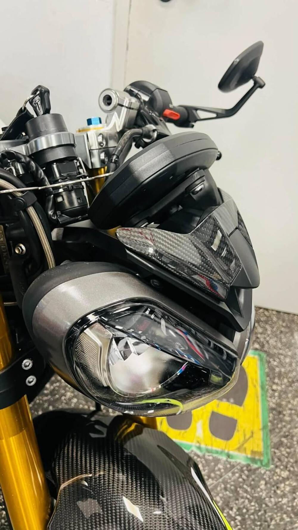 Triumph Street Triple 765 Moto2 Edition (2023 - 24) (12)