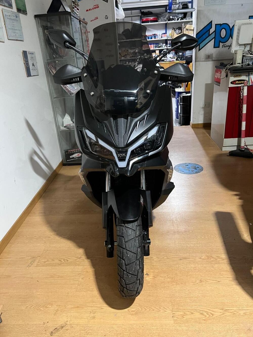 Sym ADX 300 (2024 - 26) (4)