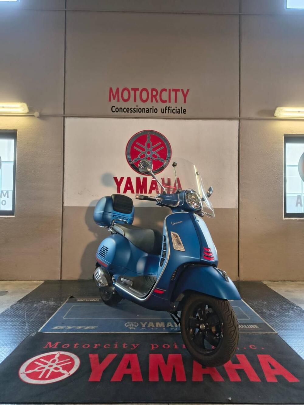 Vespa GTS 300 Super Sport Hpe (2021 - 22) (2)