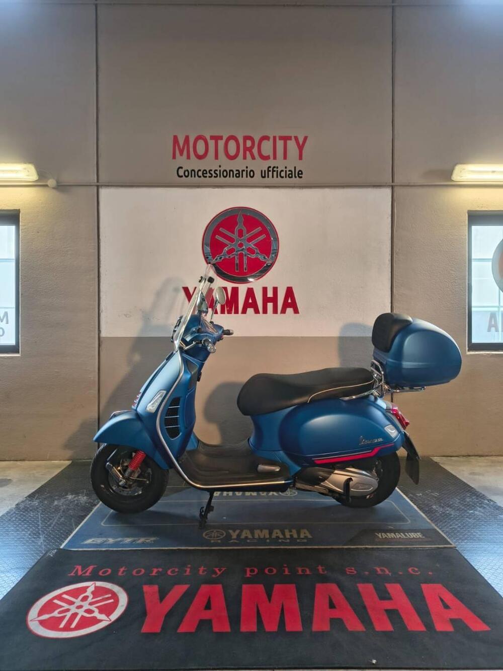 Vespa GTS 300 Super Sport Hpe (2021 - 22) (4)