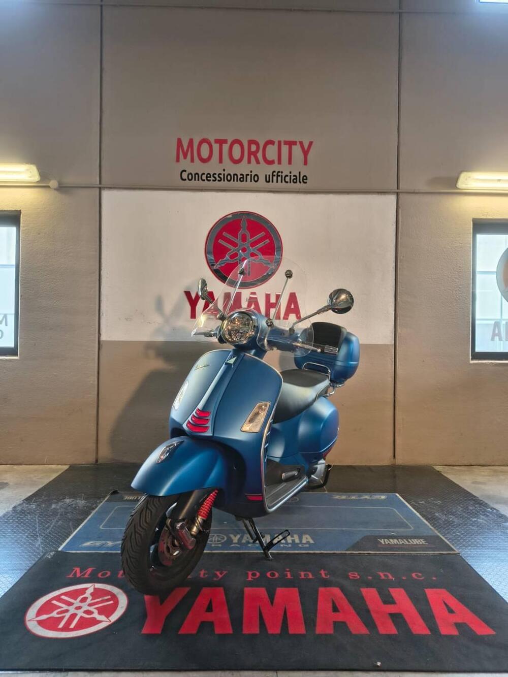 Vespa GTS 300 Super Sport Hpe (2021 - 22) (3)