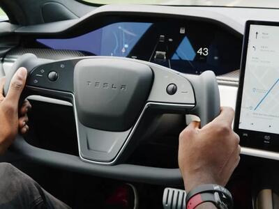 Dopo le maniglie, la Cina nel mirino dei volanti-cloche: stop allo &ldquo;yoke&rdquo; stile Tesla?