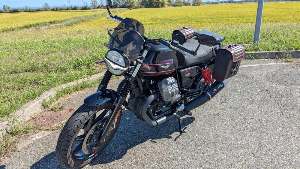 Moto Guzzi V7 Stone Special Edition (2022 - 25) (7)