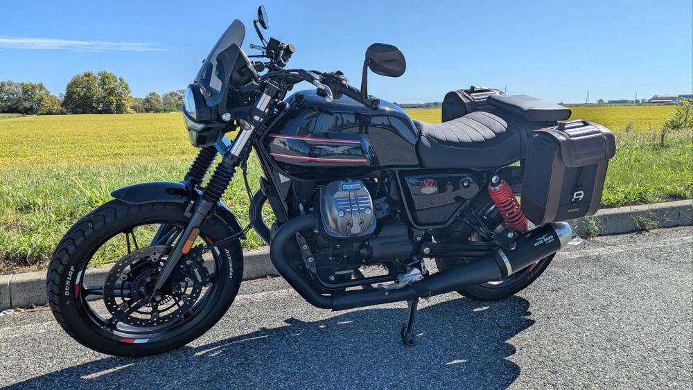 Moto Guzzi V7 Stone Special Edition (2022 - 25) (9)