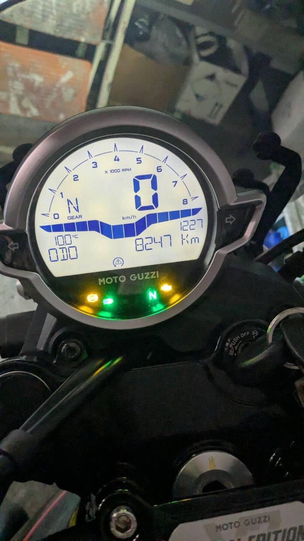 Moto Guzzi V7 Stone Special Edition (2022 - 25) (11)