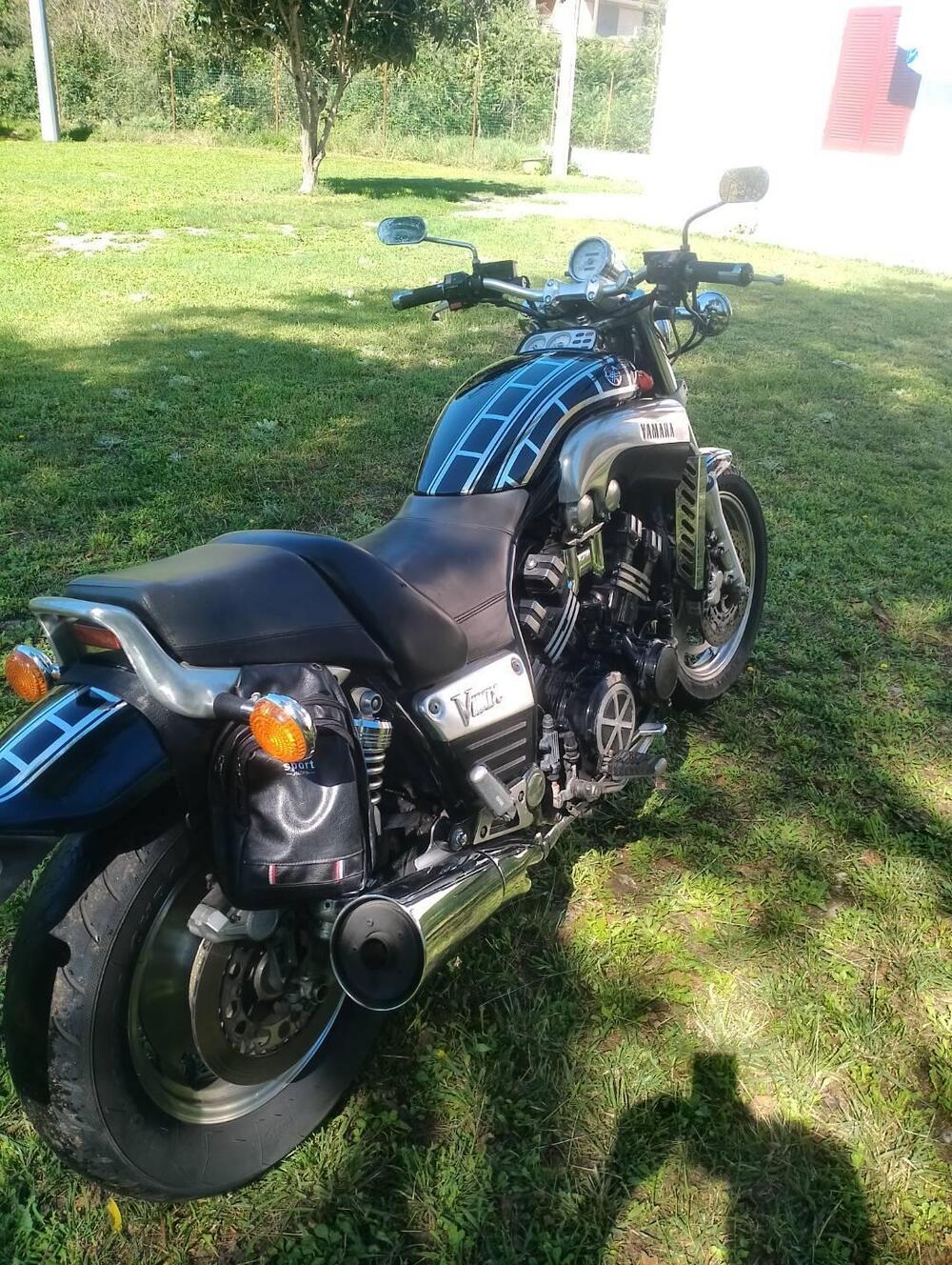 Yamaha Vmax 1200 (5)